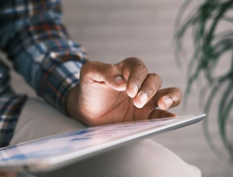 View post-interview reports which exhibit your strengths and areas for improvement.